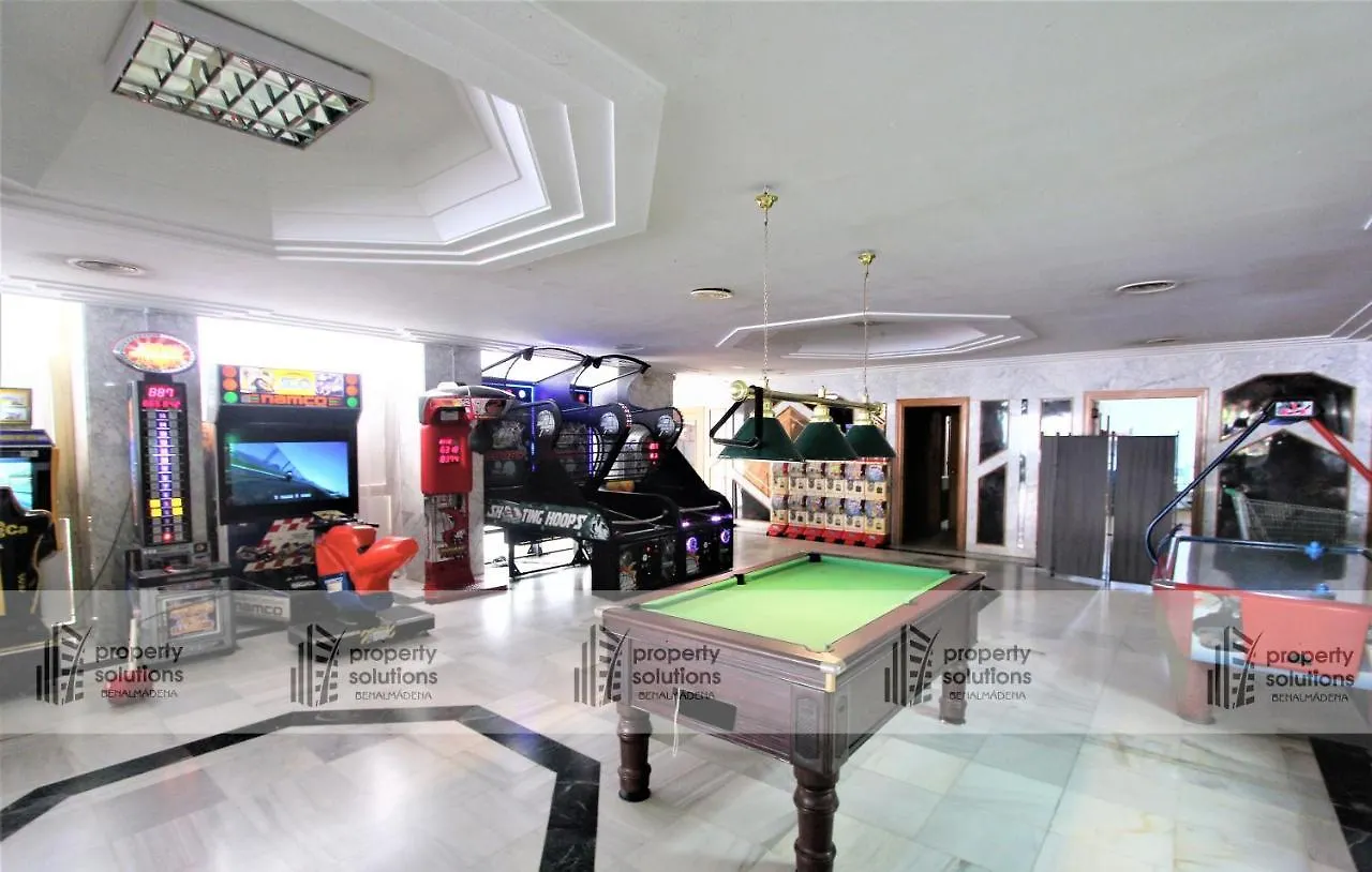 812 Benalbeach. 1ºlinea De Playa. Vistas A La Piscina Y La Montana. Benalmadena 0*,