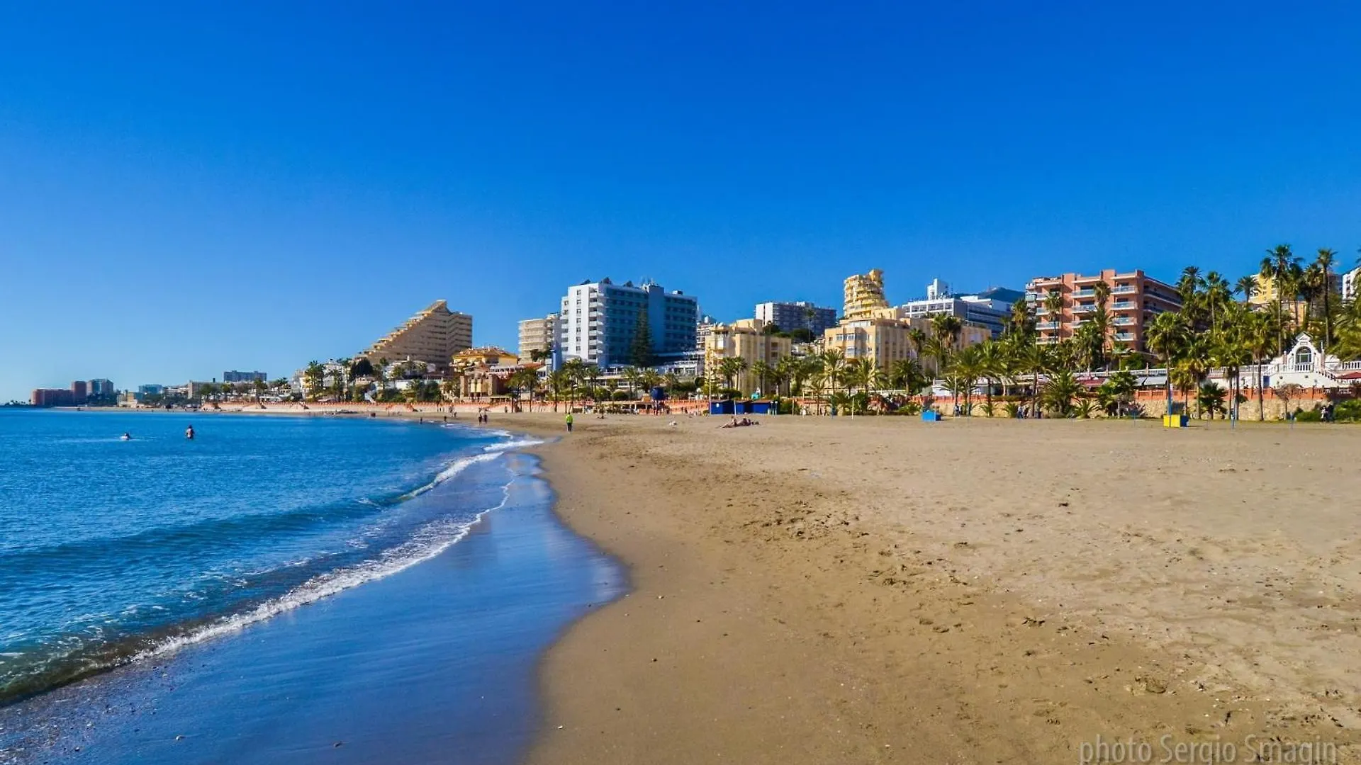 Apartment 812 Benalbeach. 1ºlinea De Playa. Vistas A La Piscina Y La Montana. Benalmadena Spain
