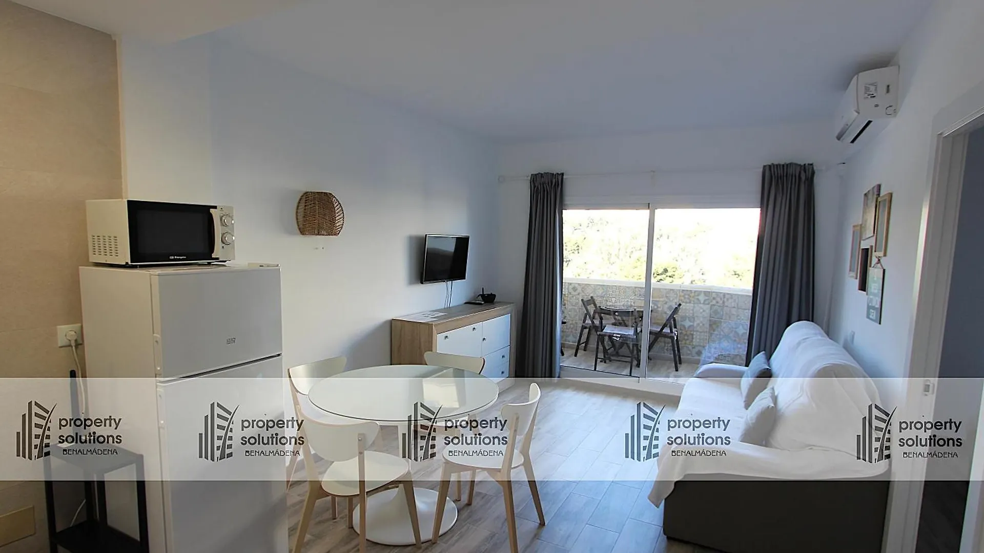 812 Benalbeach. 1ºlinea De Playa. Vistas A La Piscina Y La Montana. Benalmadena 0*,  Spain