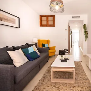 Lovely Cozy 2-bedroom Residential With Patio Сasa de vacaciones Benalmádena